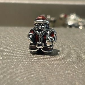 Pandora Santa charm